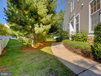 1701 Dahlia Cir, Dayton, NJ 08810 - photo 3