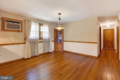 439 N 5th St, Columbia, PA 17512 - photo 6
