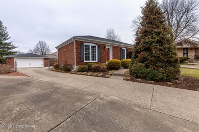 8003 Cloverport Ct, Louisville, KY 40228 - photo 2