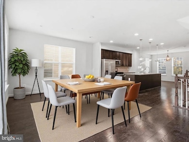 9811 Wood Edge Way, Lanham, MD 20706 - photo 6