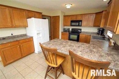 1609 W 66th St, Davenport, IA 52806 - photo 3