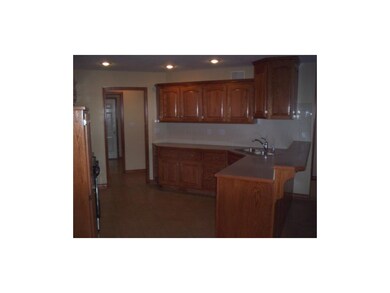 4404 SW Briarbrook Dr, Lees Summit, MO 64082 - photo 5