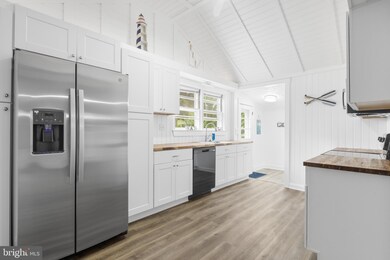 24 Nelson St, Colonial Beach, VA 22443 - photo 7