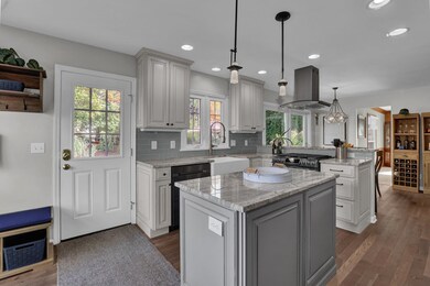 8-web-or-mls-2060-pinebrook-rd
