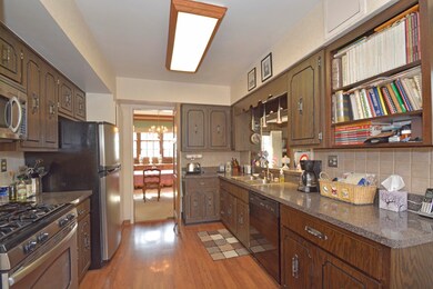 456 Glendenning Place, Waukegan, IL 60087 - photo 4