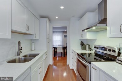 2995 Oakleigh Ln, Oakton, VA 22124 - photo 6