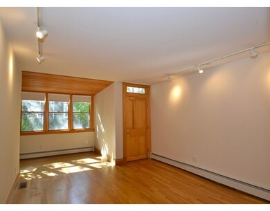 548 Green St unit 1, Cambridge, MA 02139 - photo 5