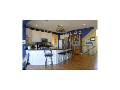 Great breakfast bar for grabbing a bite to eat or 