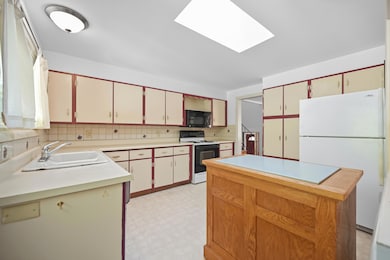 34 Stoneybrook Rd, Hampden, ME 04444 - photo 5