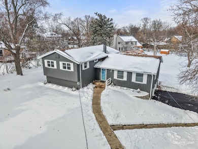 704 Plainfield Rd, Downers Grove, IL 60516 - photo 2