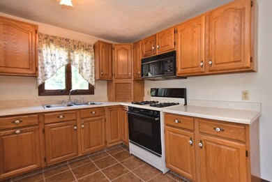 24 Morris Ave, Pawtucket, RI 02860 - photo 7