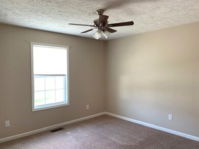 135 Hunt St, Manchester, TN 37355 - photo 7