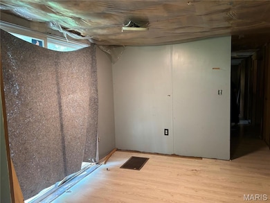 1022 Hayward St, Hannibal, MO 63401 - photo 6