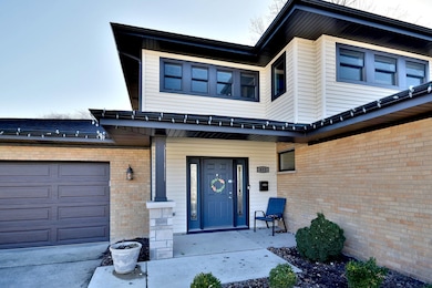 412 E Atwater Ave, Elmhurst, IL 60126 - photo 3