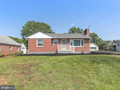 622 S Allison St, Greencastle, PA 17225 - photo 2