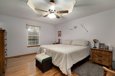 212 W Hunter Dr-5