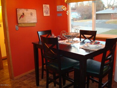 Kitchen Dining Area