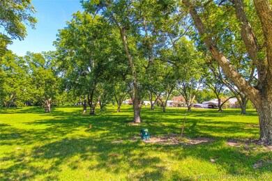 11 N E St, Eufaula, OK 74432 - photo 4