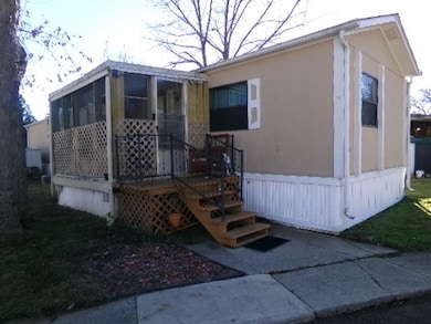 206 Viola Dr, Freeport, IL 61032 - photo 3