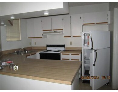 18320 NW 68th Ave unit L, Hialeah, FL 33015 - photo 3