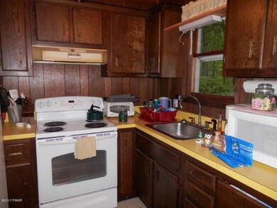 142 Swallow Ct, Bushkill, PA 18324 - photo 5