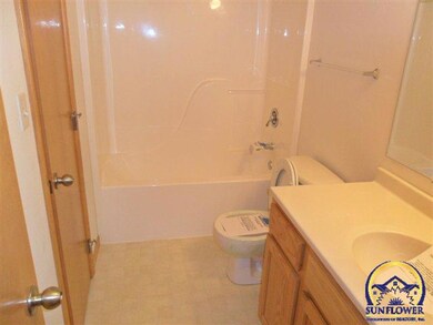 1731 SW Valley View Ct, Topeka, KS 66615 - photo 6