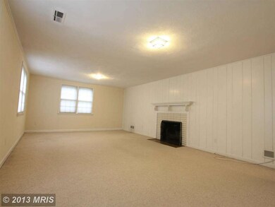 3505 Barkley Dr, Fairfax, VA 22031 - photo 4