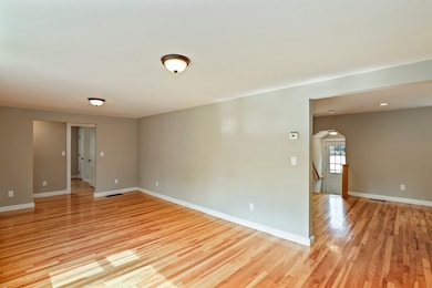57 Tudor St, Waltham, MA 02451 - photo 6