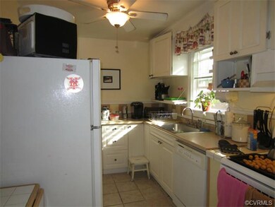 Stove, dishwasher and refrigerator conveys!