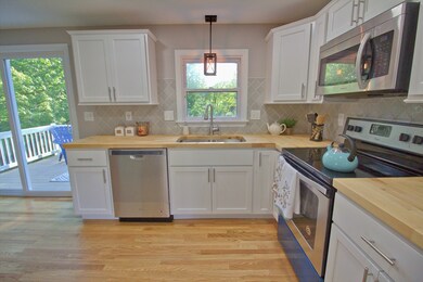 199 Brookside Cir, Florence, MA 01062 - photo 4