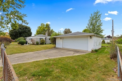 33432 Balmoral St, Westland, MI 48185 - photo 3