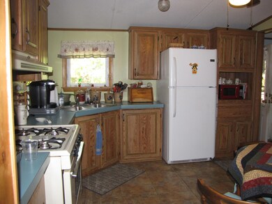 69 Monroe St, Calais, ME 04619 - photo 2