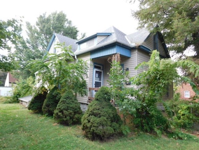 712 West St, Shenandoah, IA 51601 - photo 2