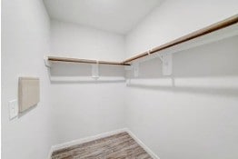 Lincoln - Full Closet