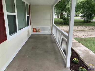 2207 SW Mulvane St, Topeka, KS 66611 - photo 3