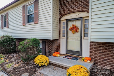 2570 Raintree St, Connellys Springs, NC 28612 - photo 2