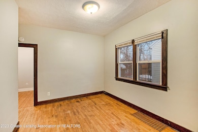 1134 Mccullough St, Lansing, MI 48912 - photo 6
