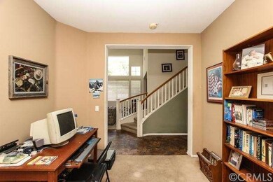 BRIGHT & SPACIOUS OFFICE/DEN. 