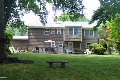 11 Gard Ct, Greenwich, CT 06831 - photo 2