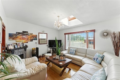 26 Bowles Ct, Pawtucket, RI 02860 - photo 5