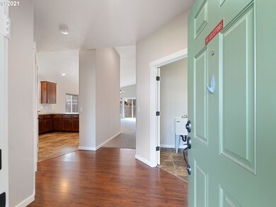 722 Burghardt Dr, Molalla, OR 97038 - photo 6