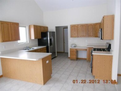 9178 Lane St, Merrillville, IN 46410 - photo 6