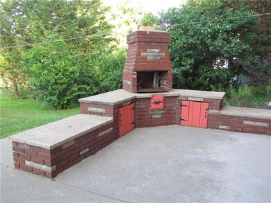 This built in barbecue will handle all of your out