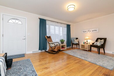 34 Acorn Ave, Rensselaer, NY 12144 - photo 5