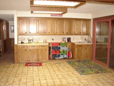 1609 S Madison St, Hugoton, KS 67951 - photo 4