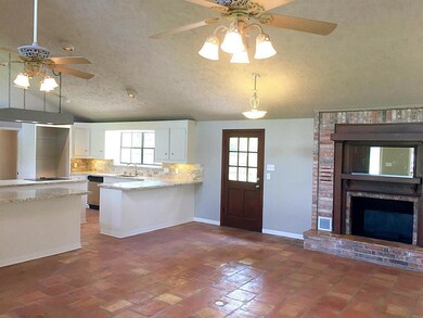 801 2nd St, Bay City, TX 77414 - photo 3