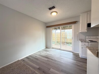 714 N Derby St unit 102, Denison, TX 75020 - photo 6