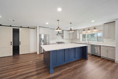 1419 Farr St, Waller, TX 77484 - photo 4