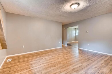 1634 Case Road Columbus OH-print-002-13-