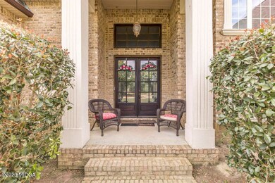 702 Latrobe Way 8